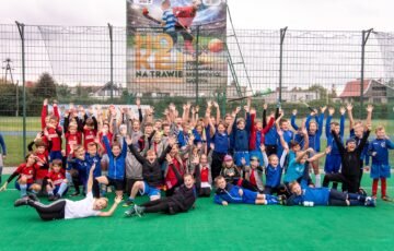 Setki młodych hokeistów na trawie grały w specjalnym cyklu turniejów