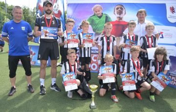 Młodzi piłkarze Gola Chełmża zwyciężyli w trzecim turnieju z cyklu „O Puchar Niepodległości”.